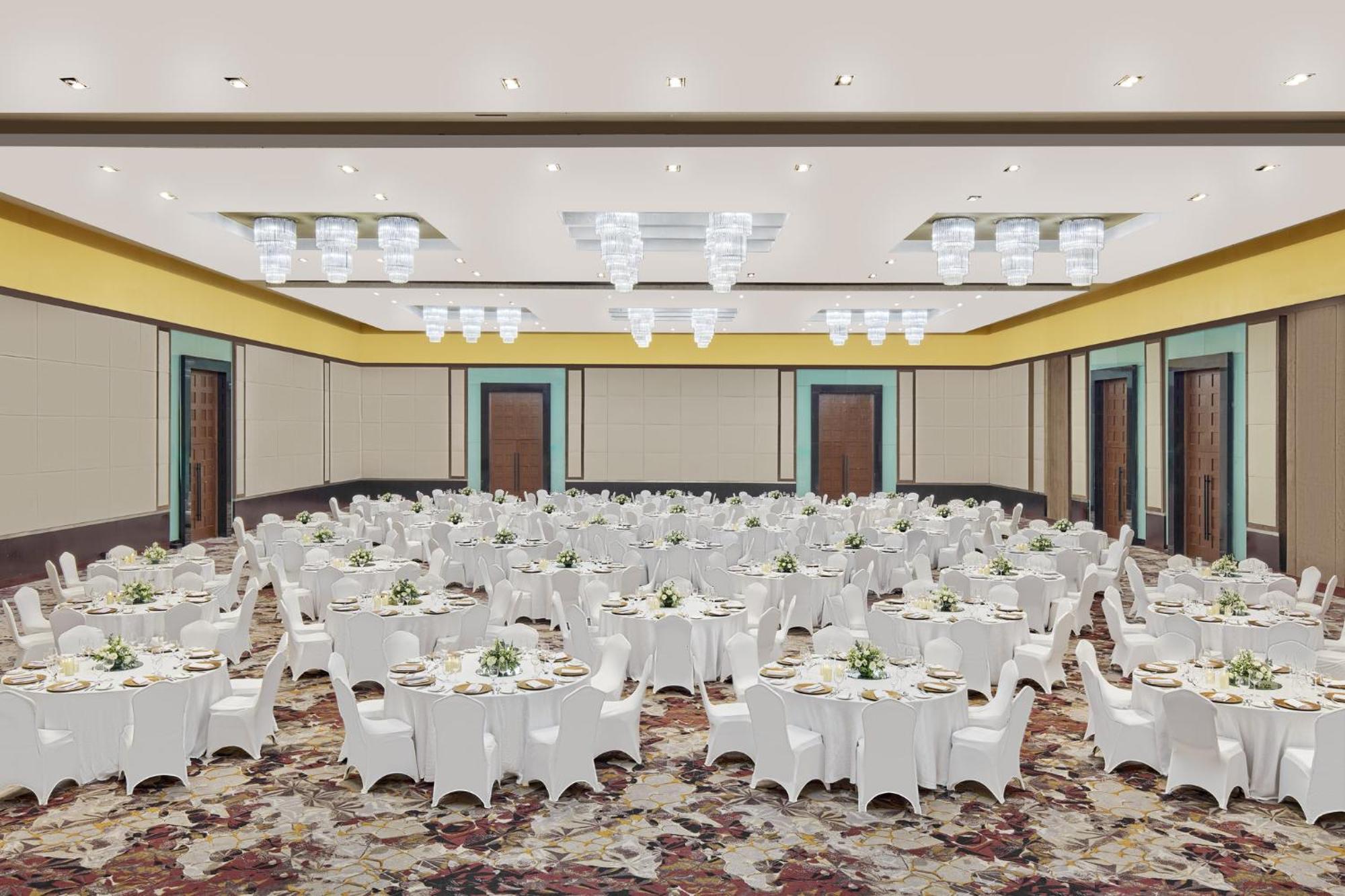 Crowne Plaza Manila Galleria By Ihg Pasig City Bagian luar foto