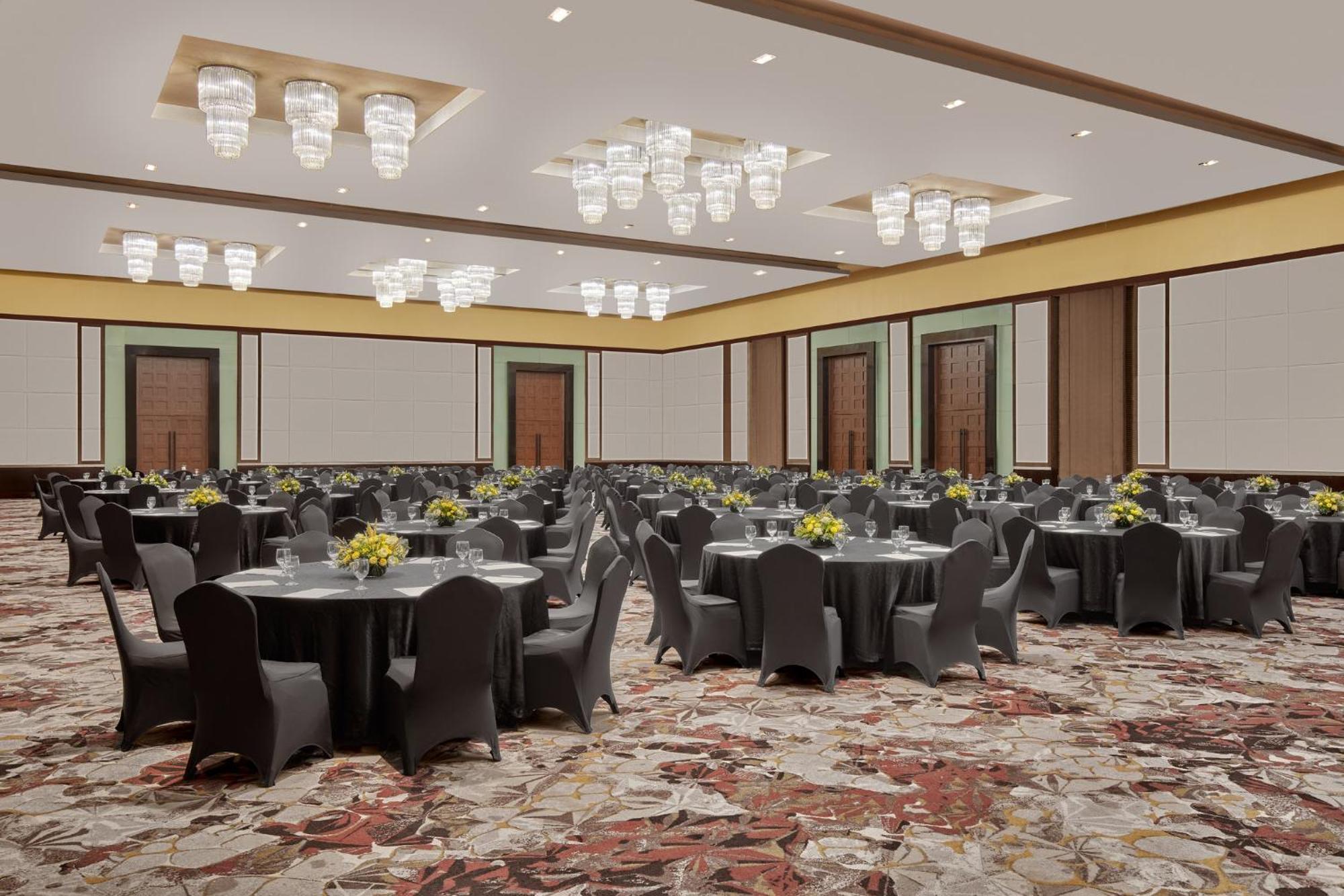 Crowne Plaza Manila Galleria By Ihg Pasig City Bagian luar foto