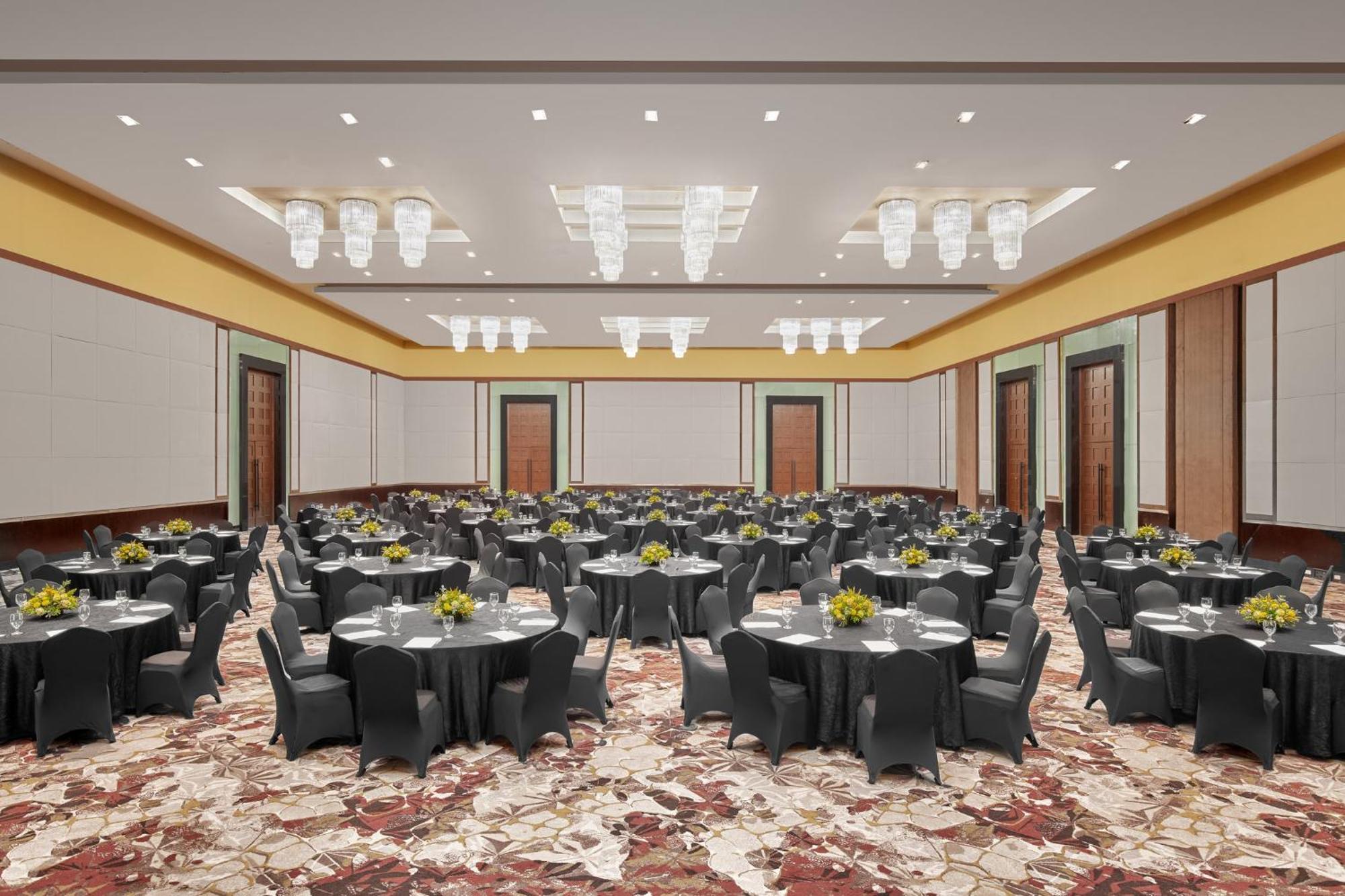 Crowne Plaza Manila Galleria By Ihg Pasig City Bagian luar foto