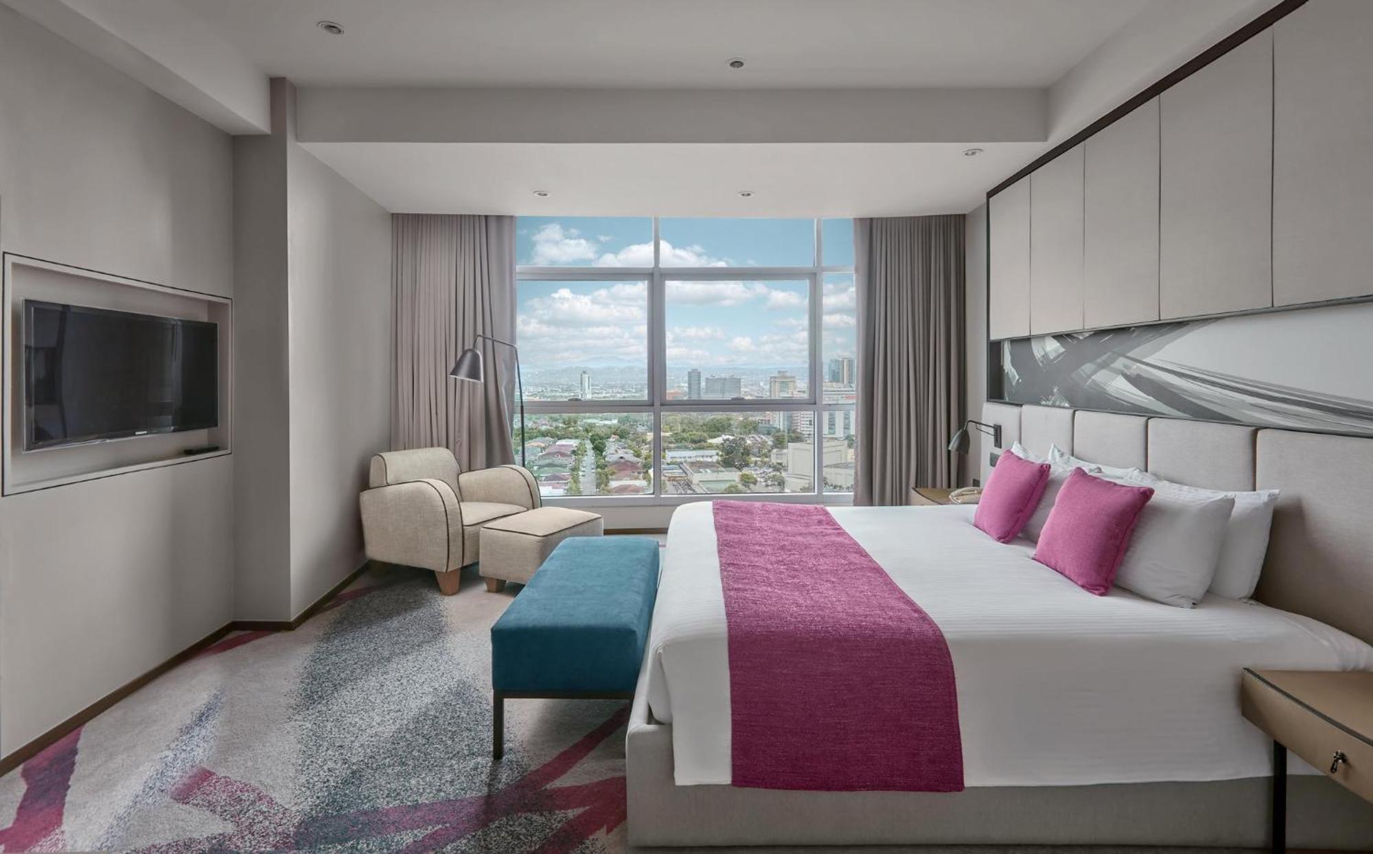 Crowne Plaza Manila Galleria By Ihg Pasig City Bagian luar foto